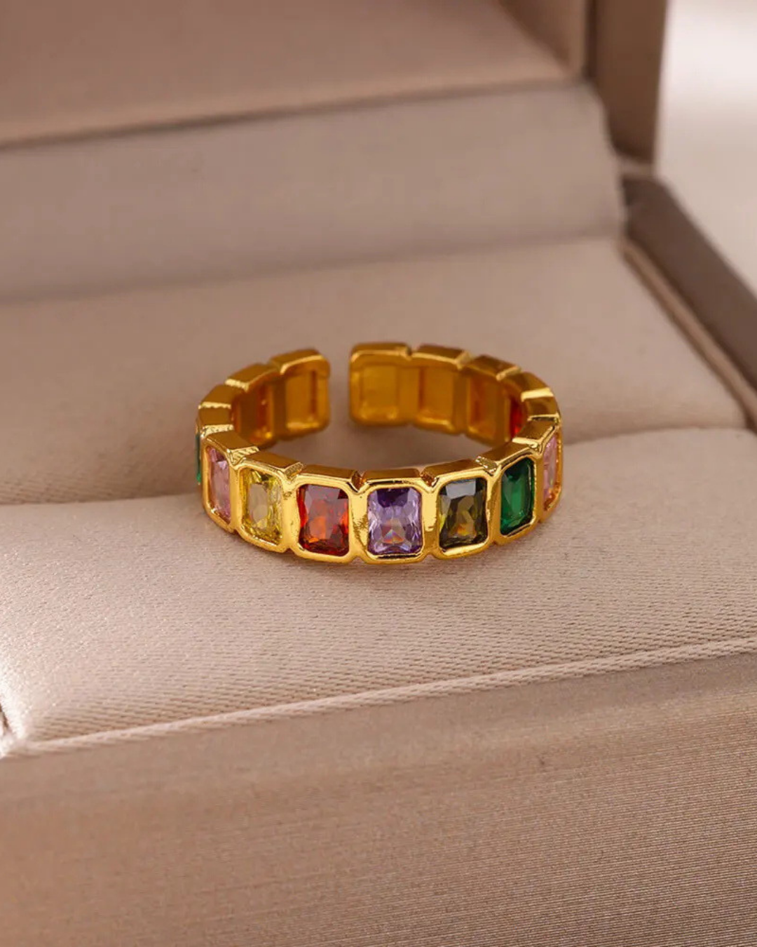 Multicolor crystal band ring