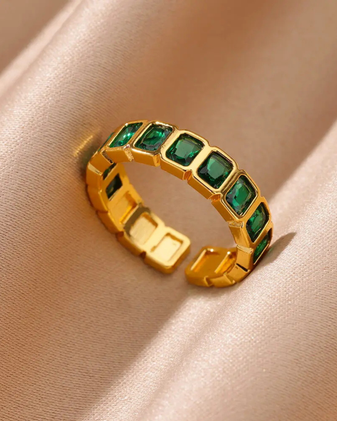 Multicolor crystal band ring